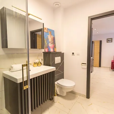 Na Zielonym Wzgorzu Chata