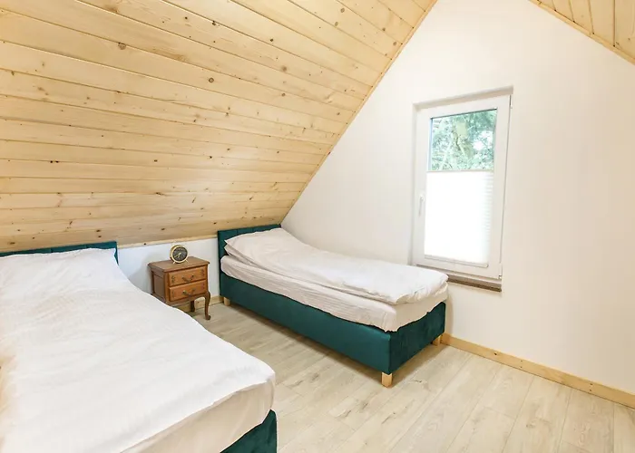 Na Zielonym Wzgorzu * פולניסה-ז'דוז'