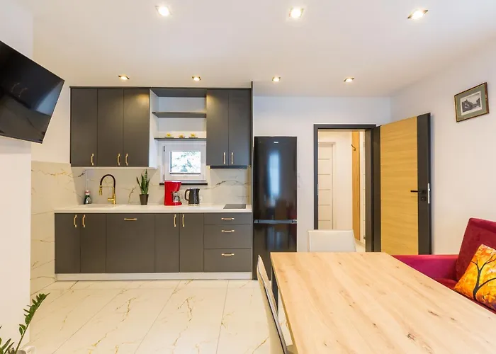 Na Zielonym Wzgorzu פולניסה-ז'דוז'